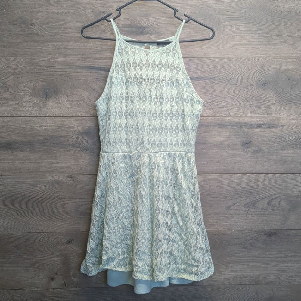 Lily Rose Strappy Lace Mini Dress Women's Size Medium